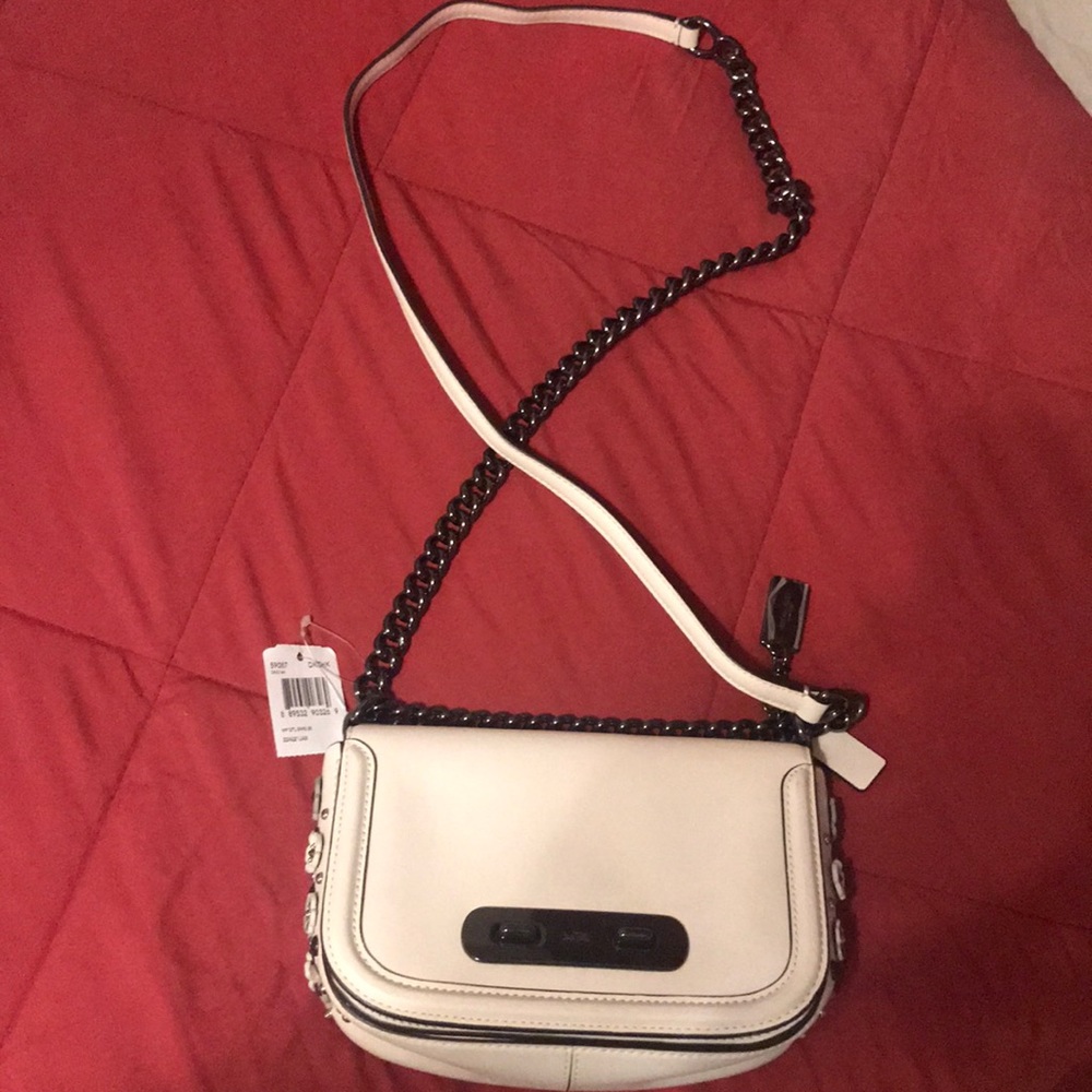 Coach Light Biege Leather Swagger Shoulder Bag